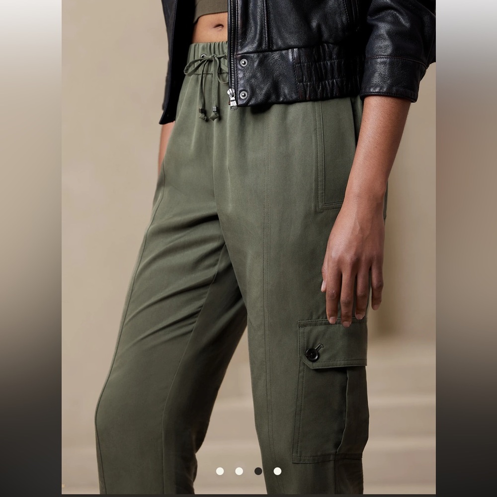 Banana Republic tencel utility jogger small drawstring small pants green cargo - Picture 5 of 6